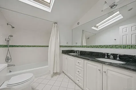 10 Radcliff Boulevard Glen Head NY 11545