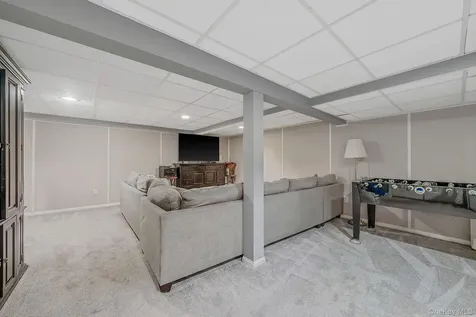 10 Radcliff Boulevard Glen Head NY 11545