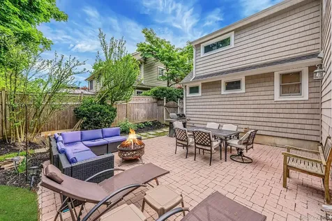 10 Radcliff Boulevard Glen Head NY 11545