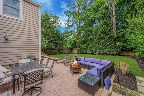 10 Radcliff Boulevard Glen Head NY 11545