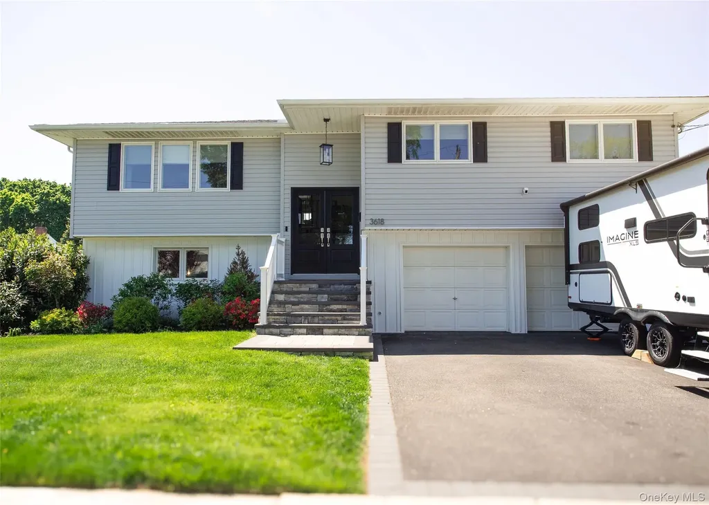 3618 Ladonia Street Seaford NY 11783