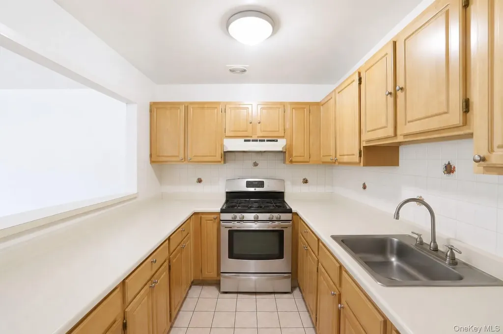 1471 Gates Avenue Brooklyn NY 11237