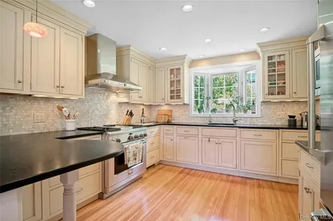 11 Sarven Court Tarrytown NY 10591