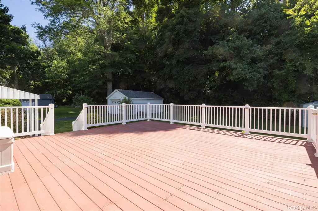 6 Beech Street Nanuet NY 10954