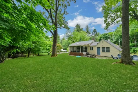 3 Hemion Way Airmont NY 10901
