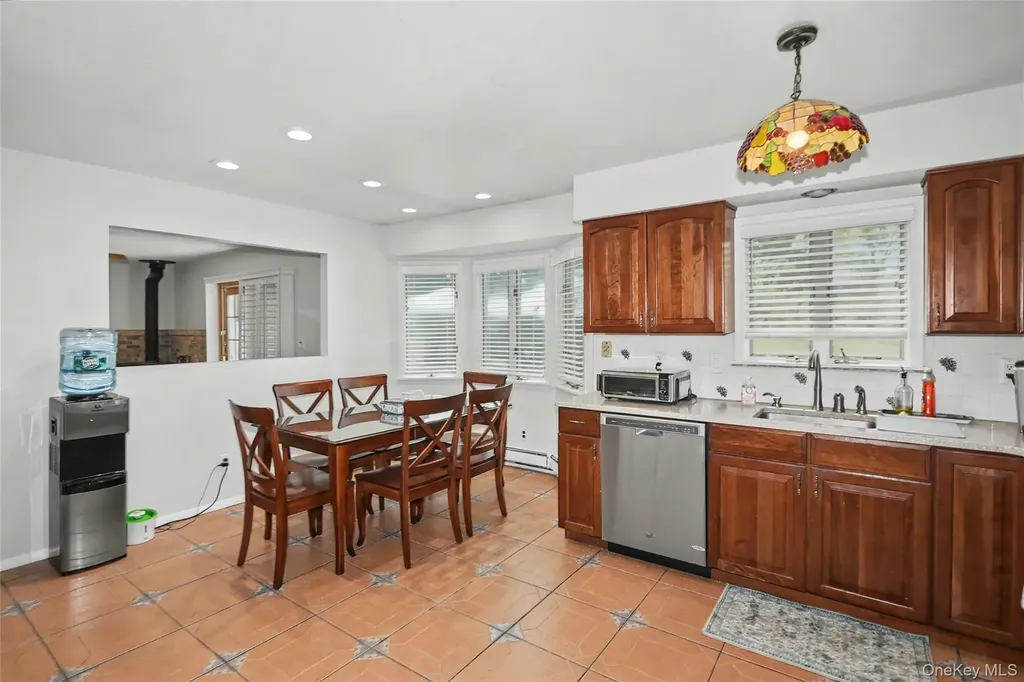 4 Quincy Lane Smithtown NY 11787