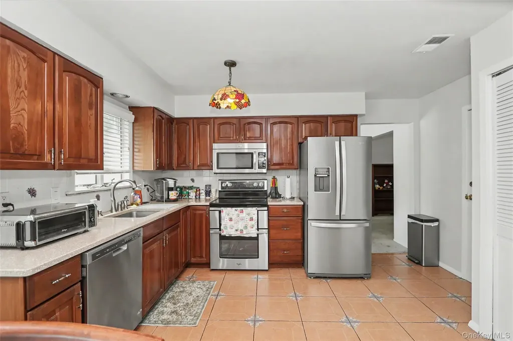 4 Quincy Lane Smithtown NY 11787