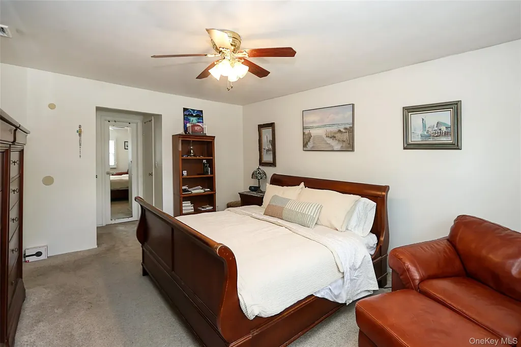 4 Quincy Lane Smithtown NY 11787