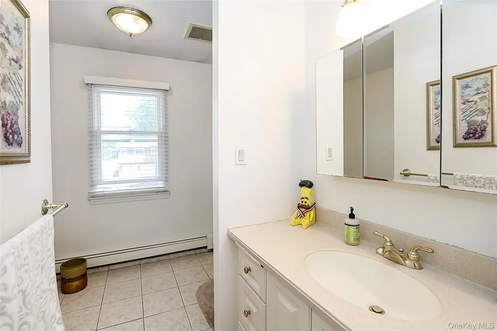 4 Quincy Lane Smithtown NY 11787