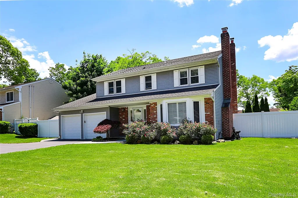 4 Quincy Lane Smithtown NY 11787