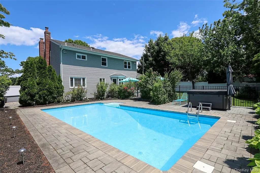 4 Quincy Lane Smithtown NY 11787
