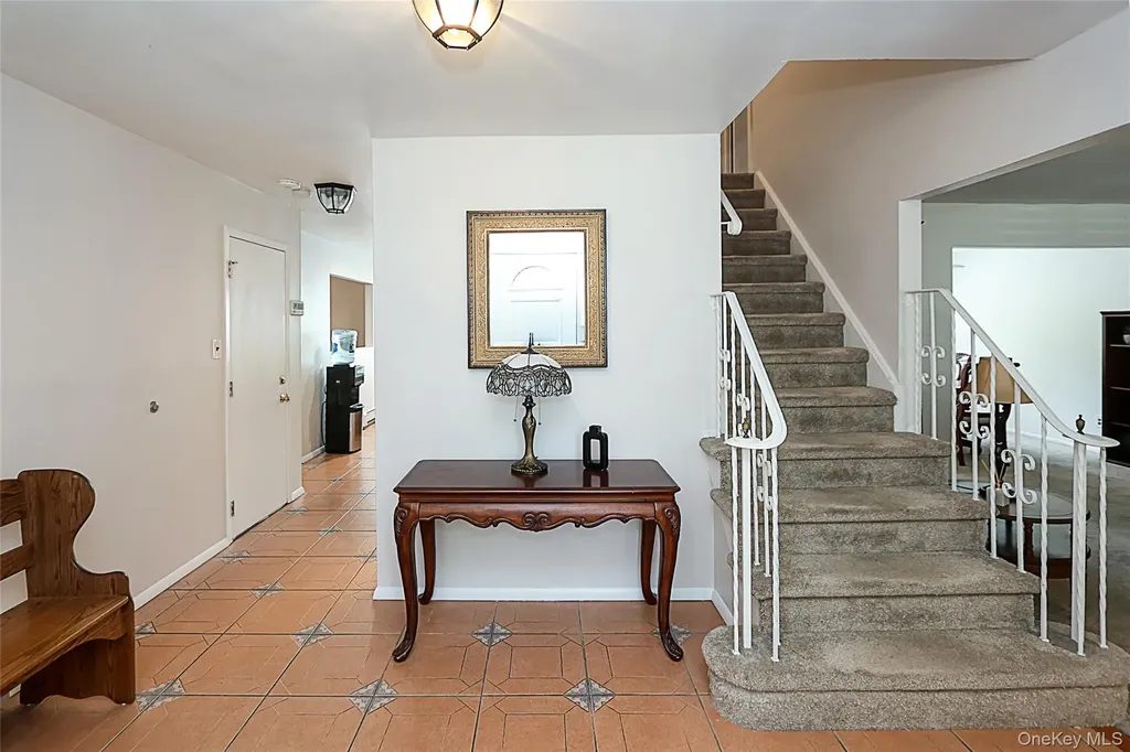 4 Quincy Lane Smithtown NY 11787