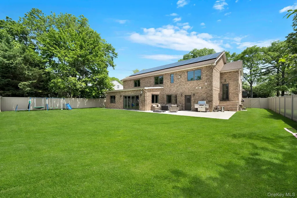 783 Oakleigh Road North Woodmere NY 11581