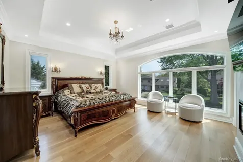 783 Oakleigh Road North Woodmere NY 11581