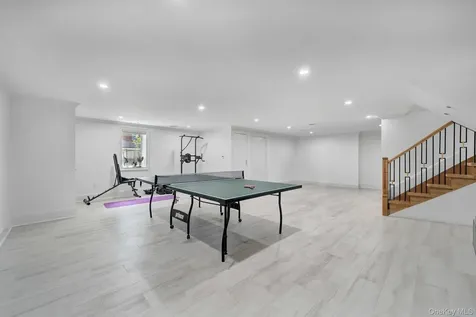 783 Oakleigh Road North Woodmere NY 11581