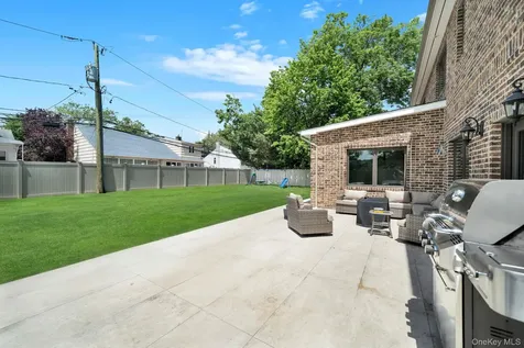 783 Oakleigh Road North Woodmere NY 11581