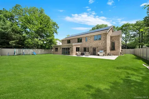 783 Oakleigh Road North Woodmere NY 11581