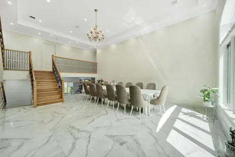 783 Oakleigh Road North Woodmere NY 11581