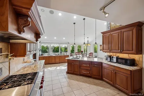 1304 Harbor Road Hewlett Harbor NY 11557