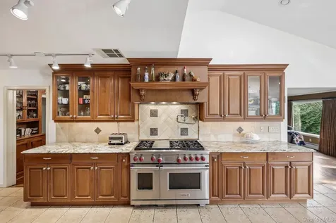 1304 Harbor Road Hewlett Harbor NY 11557