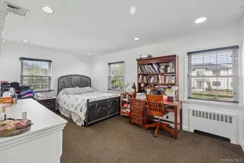 1304 Harbor Road Hewlett Harbor NY 11557