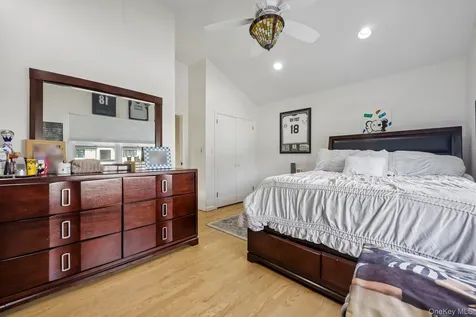 1304 Harbor Road Hewlett Harbor NY 11557