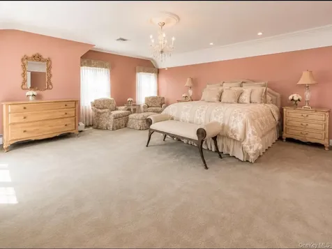 1304 Harbor Road Hewlett Harbor NY 11557