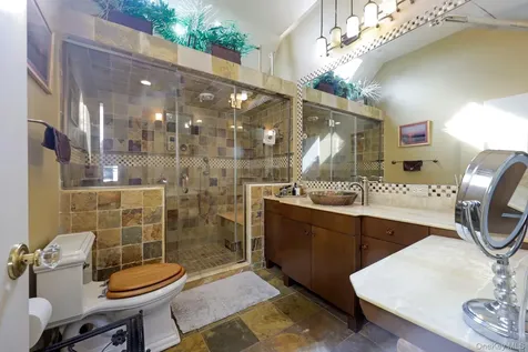 1304 Harbor Road Hewlett Harbor NY 11557