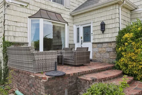 1304 Harbor Road Hewlett Harbor NY 11557