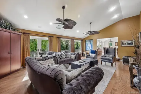 1304 Harbor Road Hewlett Harbor NY 11557