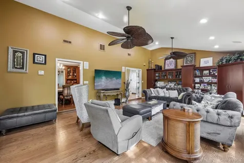 1304 Harbor Road Hewlett Harbor NY 11557