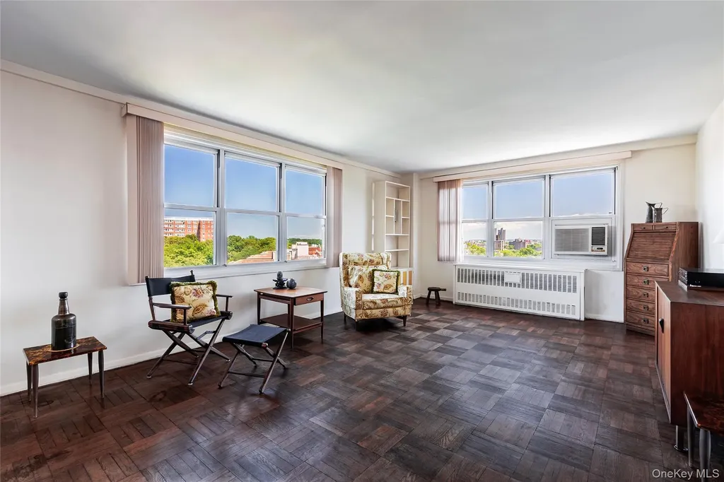 3935 Blackstone Avenue Bronx NY 10471