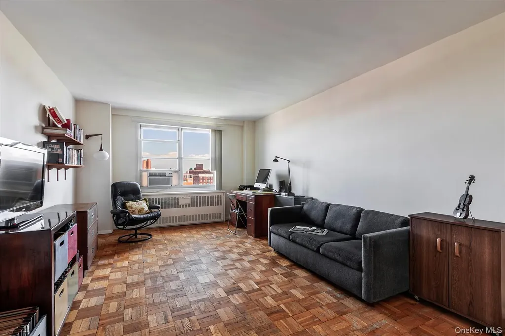 3935 Blackstone Avenue Bronx NY 10471