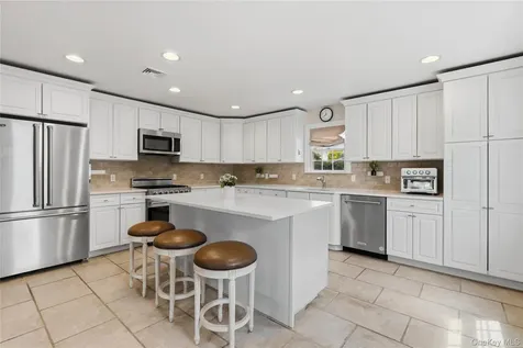 47 Syosset Circle Syosset NY 11791
