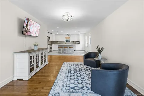 47 Syosset Circle Syosset NY 11791