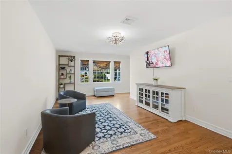 47 Syosset Circle Syosset NY 11791