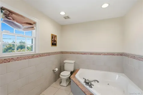 47 Syosset Circle Syosset NY 11791