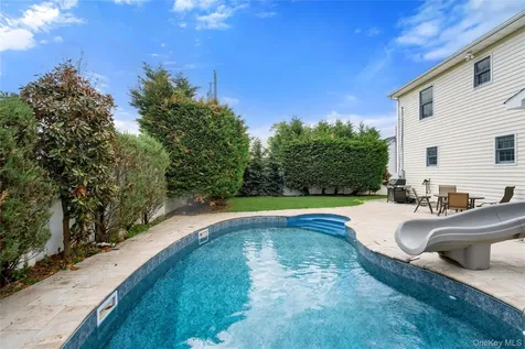 47 Syosset Circle Syosset NY 11791