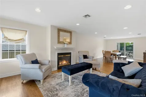 47 Syosset Circle Syosset NY 11791