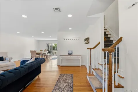 47 Syosset Circle Syosset NY 11791