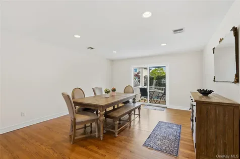 47 Syosset Circle Syosset NY 11791