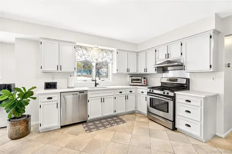 8 Lynch Court Garnerville NY 10923