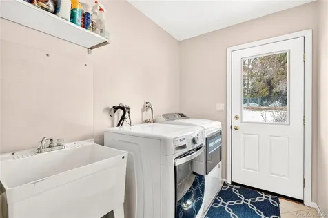 8 Lynch Court Garnerville NY 10923