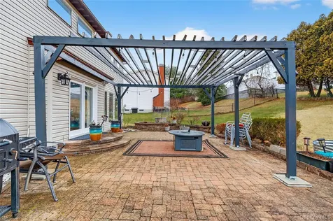 8 Lynch Court Garnerville NY 10923