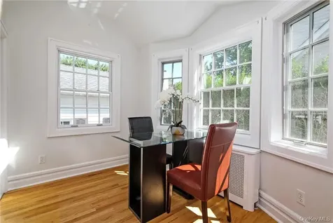 107 Lee Road Scarsdale NY 10583