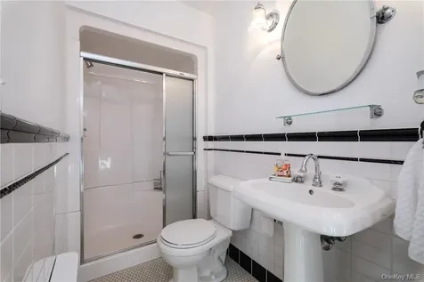 107 Lee Road Scarsdale NY 10583