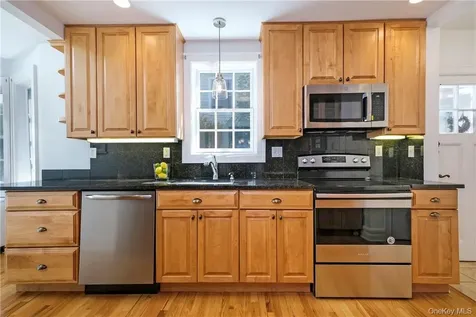 107 Lee Road Scarsdale NY 10583