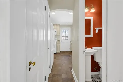 19 Aka 29 The Crossway Yonkers NY 10701