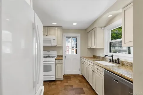 19 Aka 29 The Crossway Yonkers NY 10701