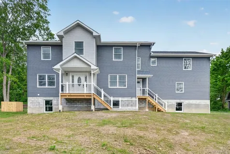 686 Depot Hill Road Poughquag NY 12570
